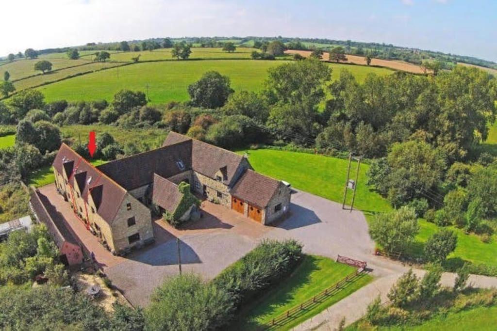Stunning On The Edge Of The Cotswolds Holiday home Charfield